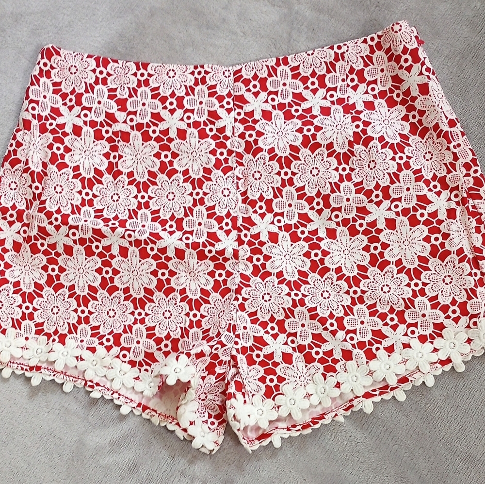 NWOT Umgee Red Floral Daisy Duke Shorts Cheeky Shorts M 6 8
